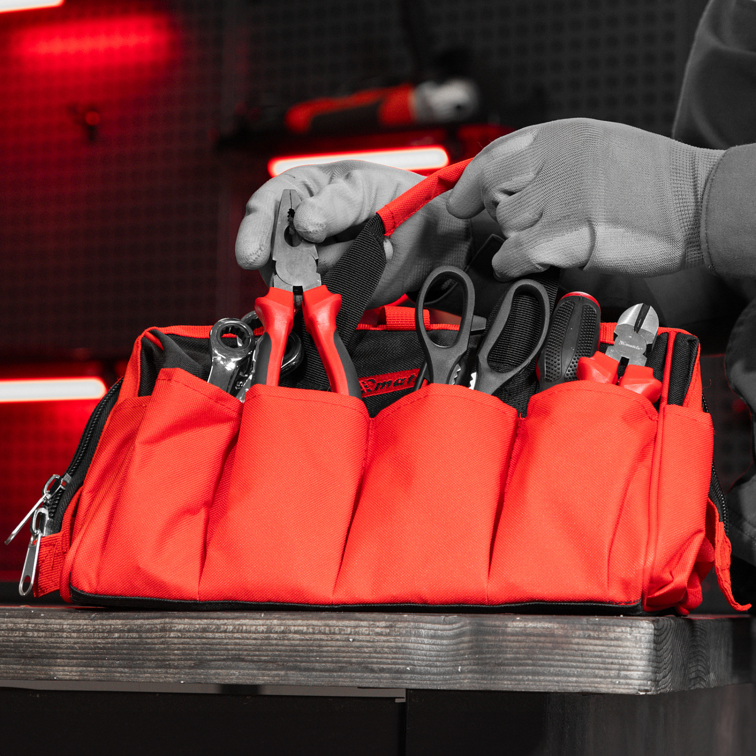 5ae545dc3e3a68a3d9f7a619c68953fcfc204d8c_90249_017