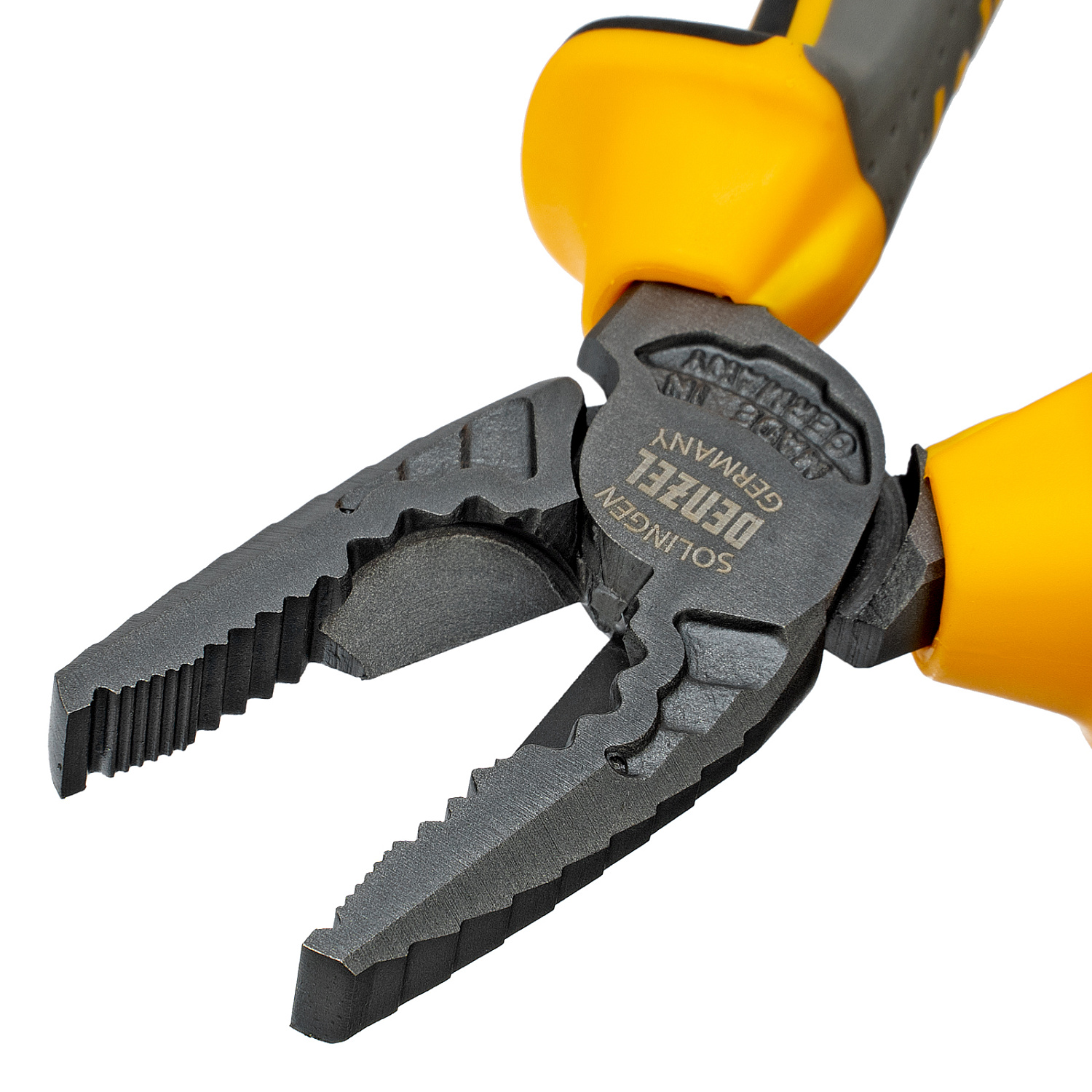 Плоскогубцы комбинированные 165 мм, трехкомпонентные рукоятки Denzel Плоскогубцы комбинированные 165 мм, трехкомпонентные рукоятки Denzel