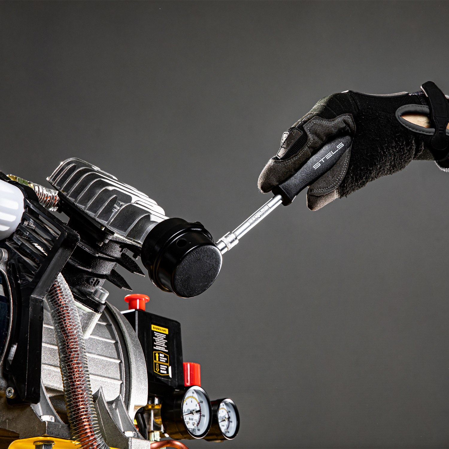 Набор инструментов, 1/2", 1/4", CrV, пластиковый кейс 94 предмета Stels Набор инструментов, 1/2", 1/4", CrV, пластиковый кейс 94 предмета Stels