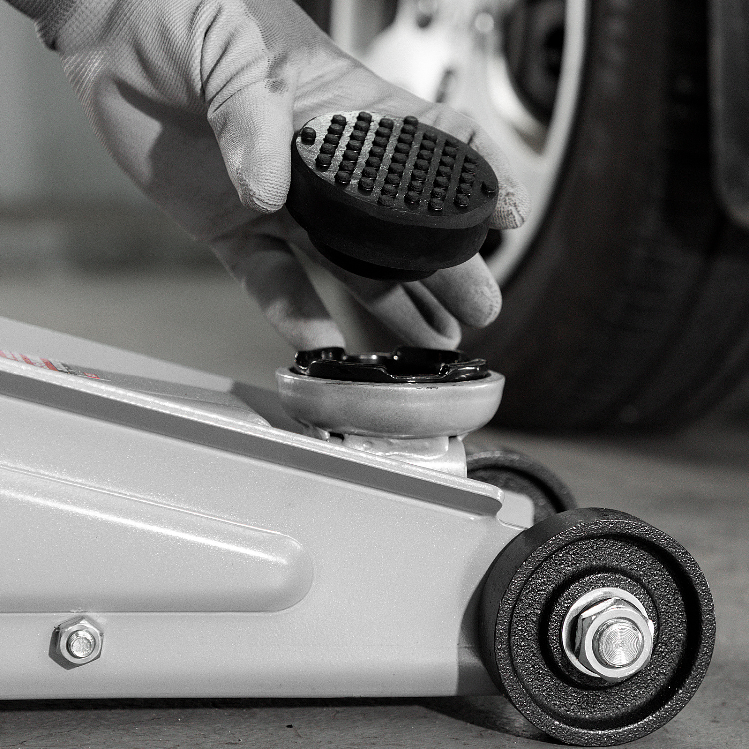 Резиновая опора для подкатного домкрата универсальная, D 72 мм, D 50, H 35 мм Matrix