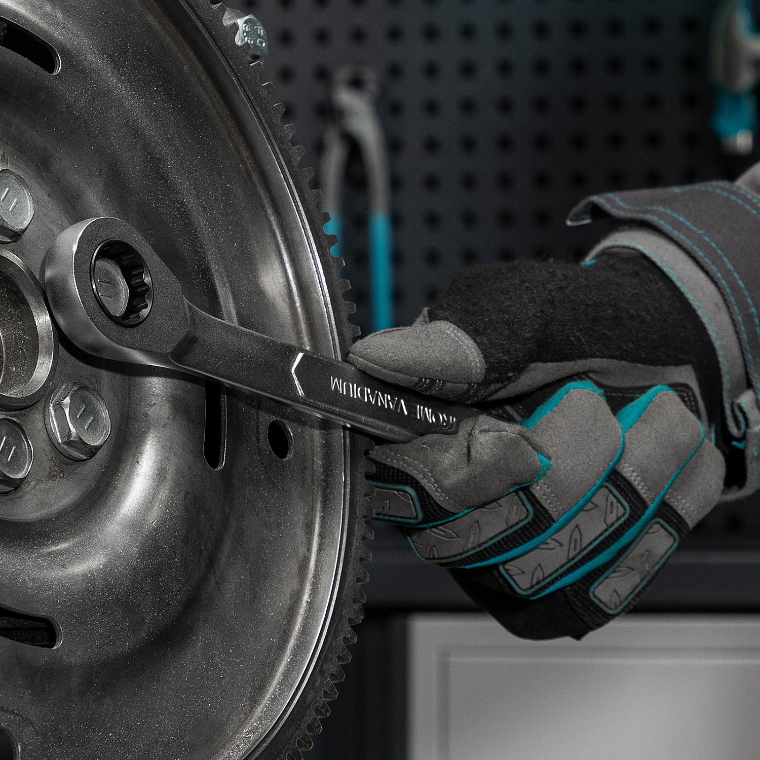 023337f2d825b039565a9391a07463689e318a1d_14856_004