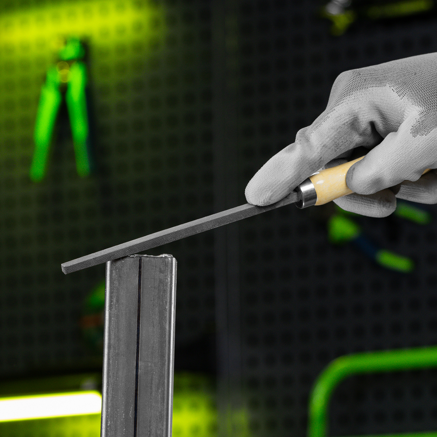 28c3884ef96ed80236d75db8a6157520c3ffdaaa_15923_003