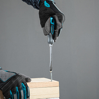 Отвертка SL5.5 x 100 мм, S2, трехкомпонентная рукоятка Gross Отвертка SL5.5 x 100 мм, S2, трехкомпонентная рукоятка Gross