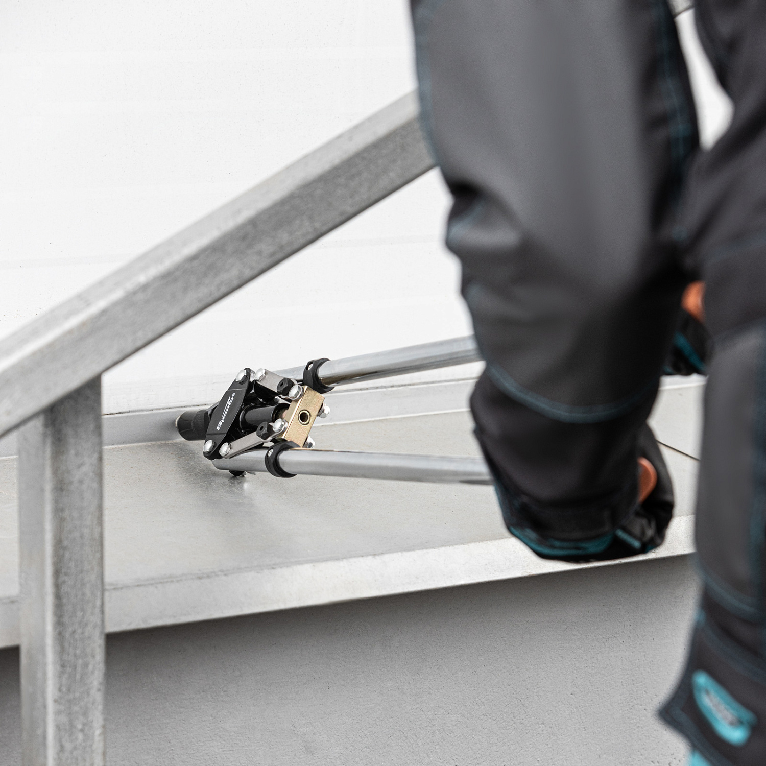 0b27084d8b587abfd39e5bf6a47201213fd1eda9_405405_r01