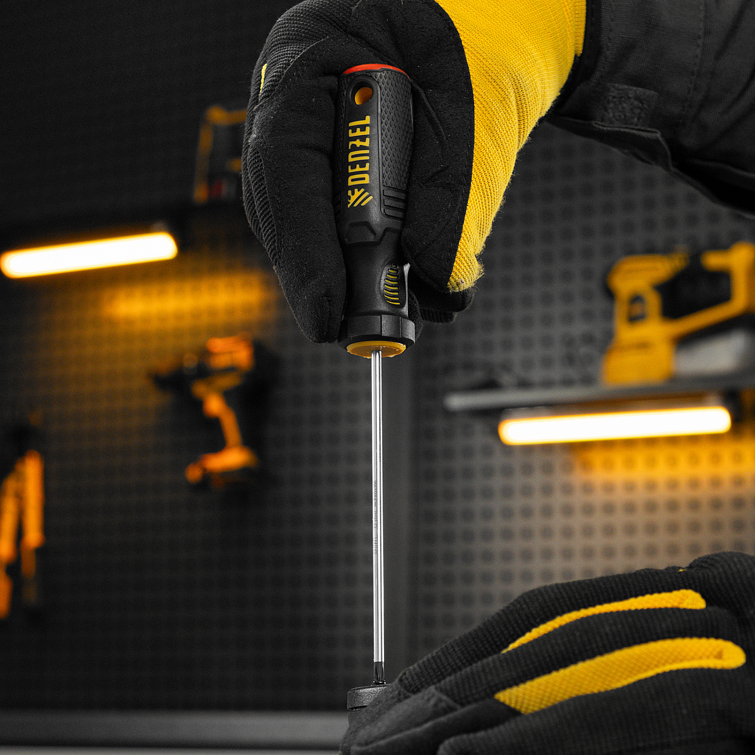 2b57249b1f4c1a88289b2c1844f4d3f6007619f3_121727_r03