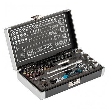 Набор бит и головок торцевых, 1/4, карданный ключ, трещотка, адаптер, S2, 37 шт. Gross Набор бит и головок торцевых, 1/4, карданный ключ, трещотка, адаптер, S2, 37 шт. Gross