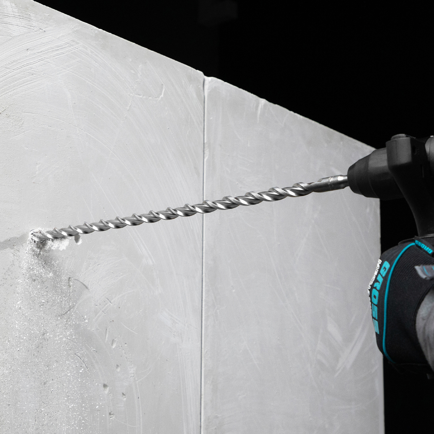 8ce8d3b2ebf5a9b8571953786fe7df3f24f3672e_70693_3